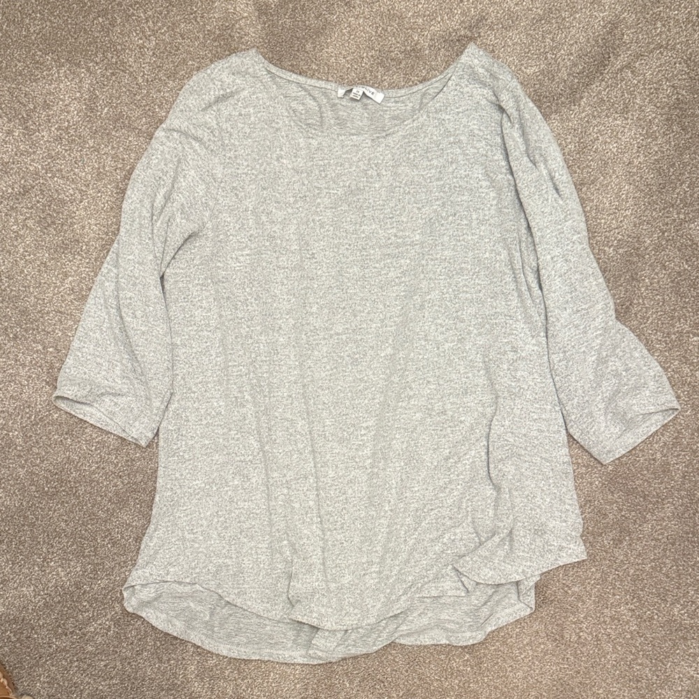 Rose & Olive Light Gray Long Sleeve Top